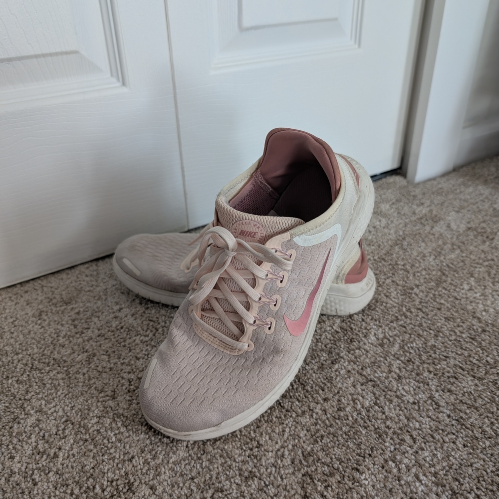 Nike Women's Light Pink Sneakers